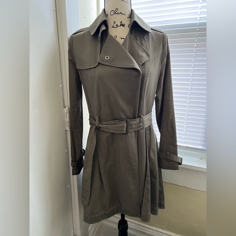 Simply Vera Trench Coat Size X-Small Jacket Vera Wang Sage Belted Ladies